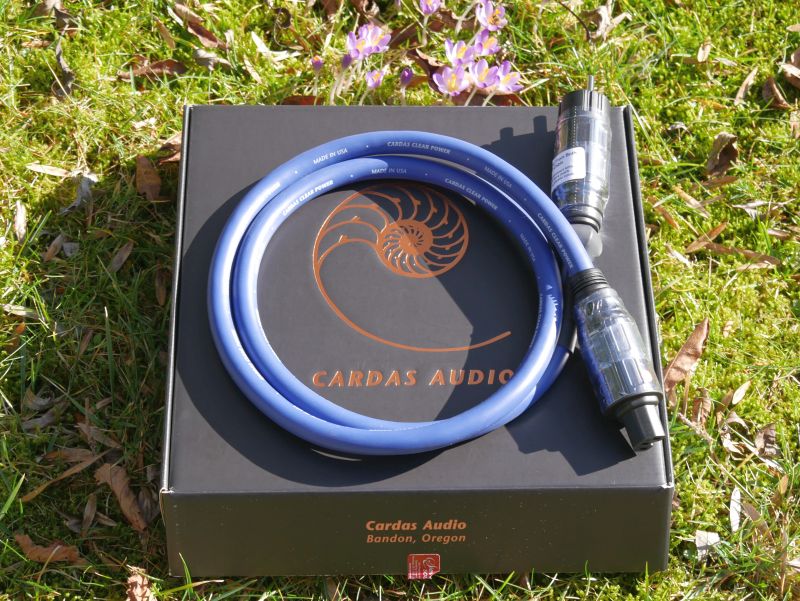 Cardas Clear Power auf Karton